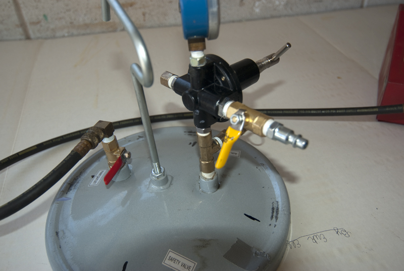 Simple pressure/vacuum pot Casting