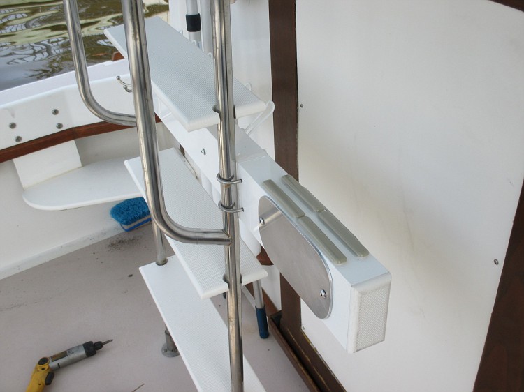 Outboard Motor Hanger...> Trawler Forum