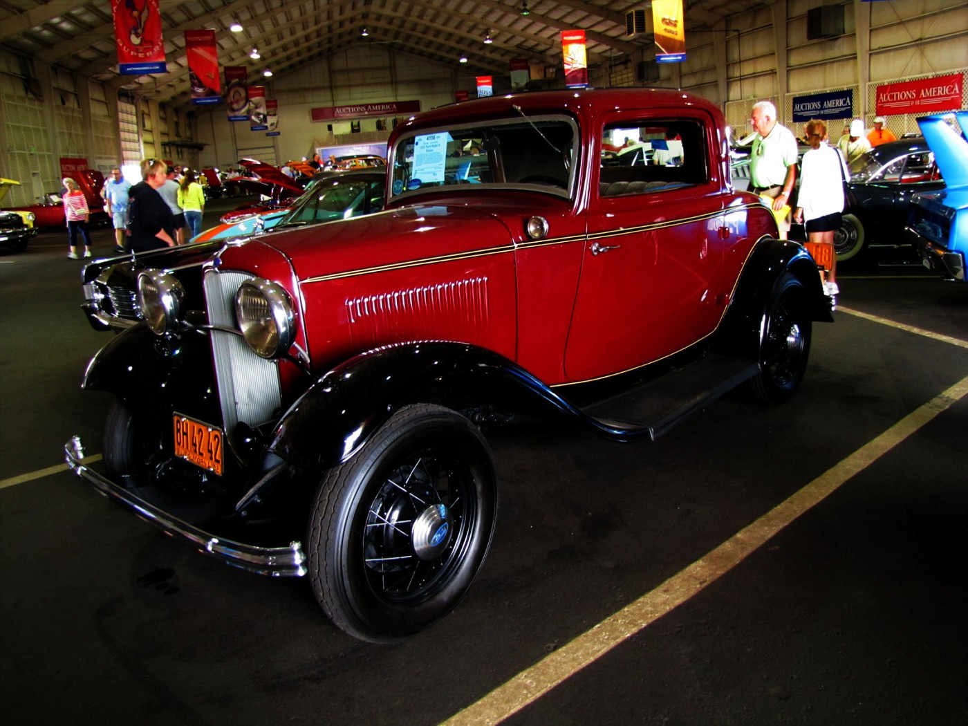 uburn1932FordModelBSportCoupe1-vi.jpg
