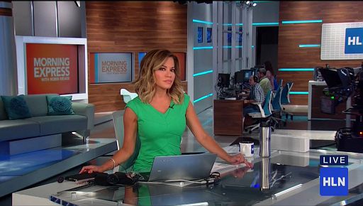 Robin Meade - Page 311 - TvNewsCaps