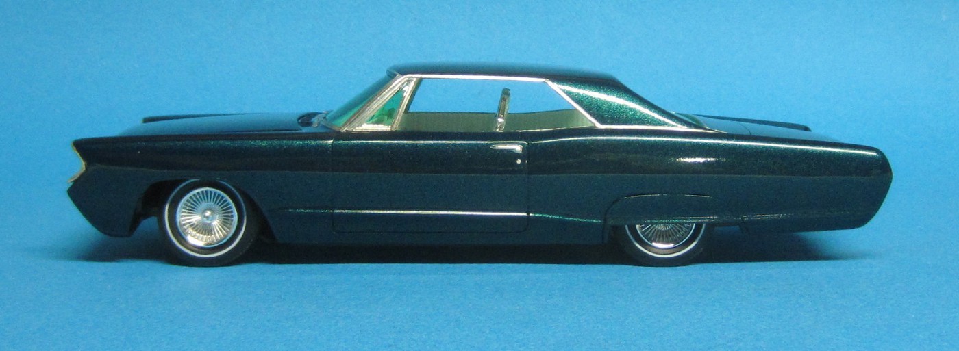 amt 1965 pontiac grand prix