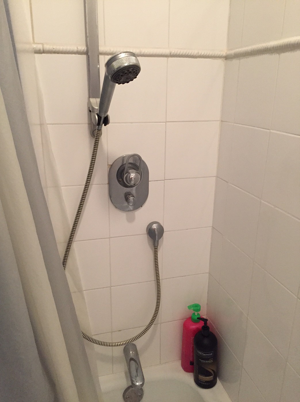 quattroworld.com Forums: Plumbing BT -- Shower fixtures.