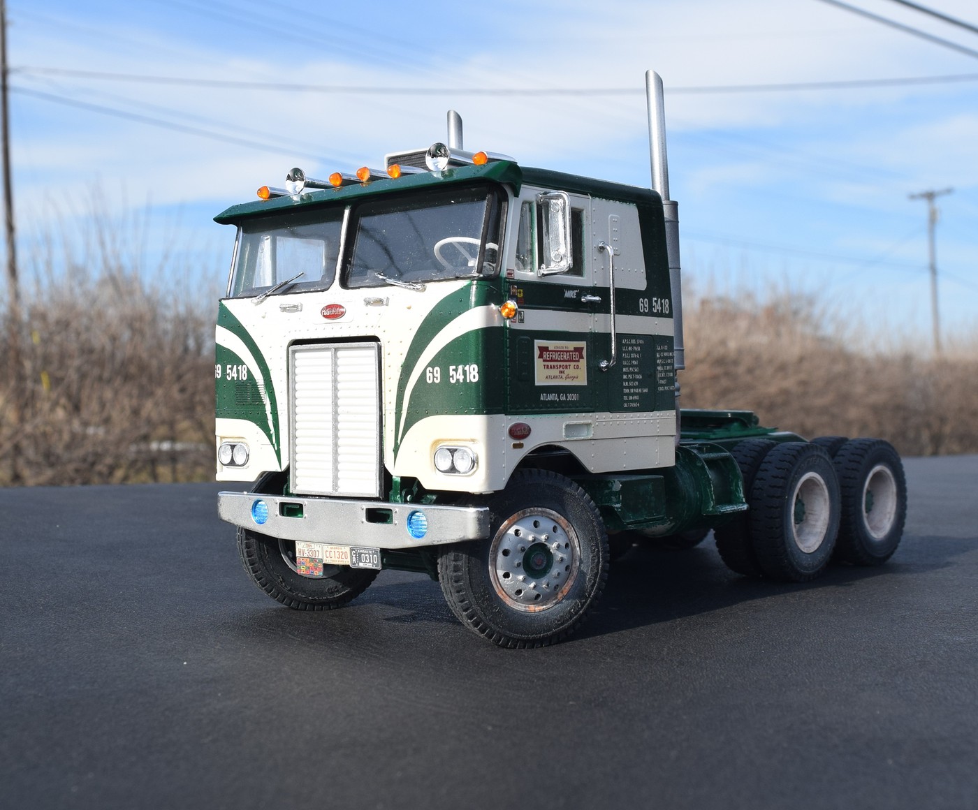 peterbilt-352-model-trucks-big-rigs-and-heavy-equipment-model-cars