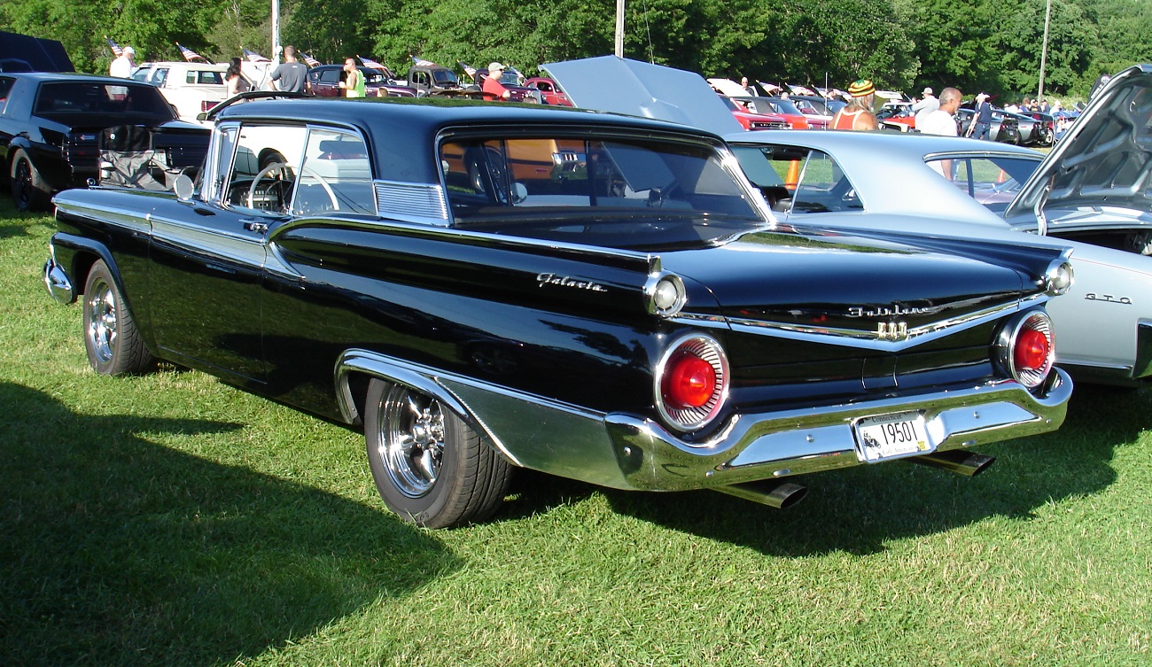 So What Is This , Ford Experts? A 1959 Ford Fairlane 500 Galaxie Club ...