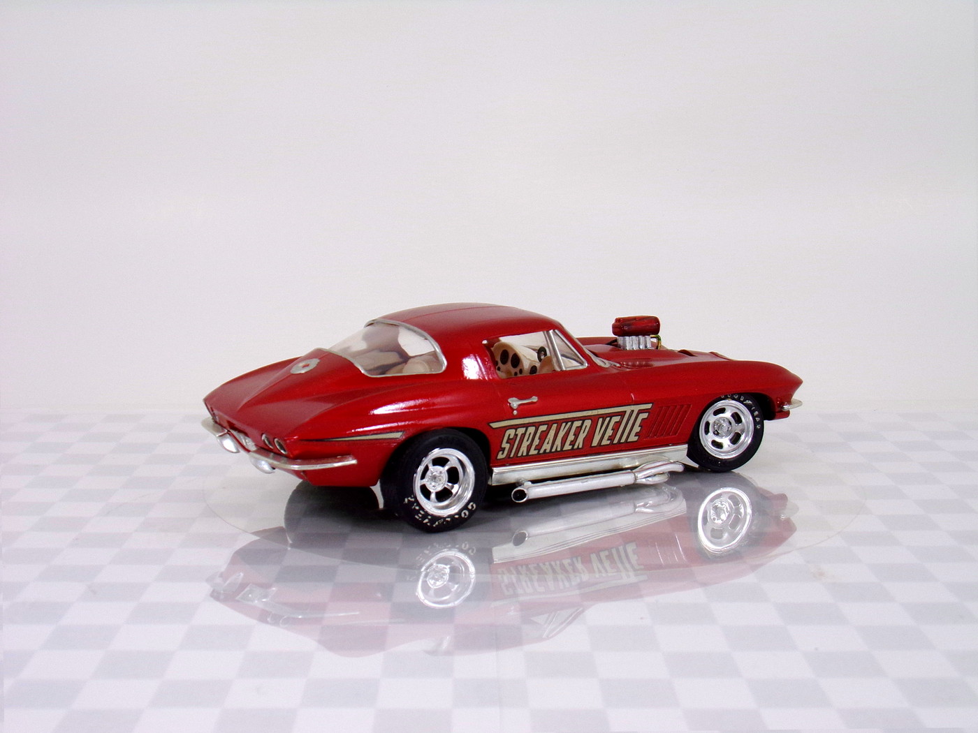 MPC Streaker Vette - 42 Year Old Survivor | The Drastic Plastics Model ...