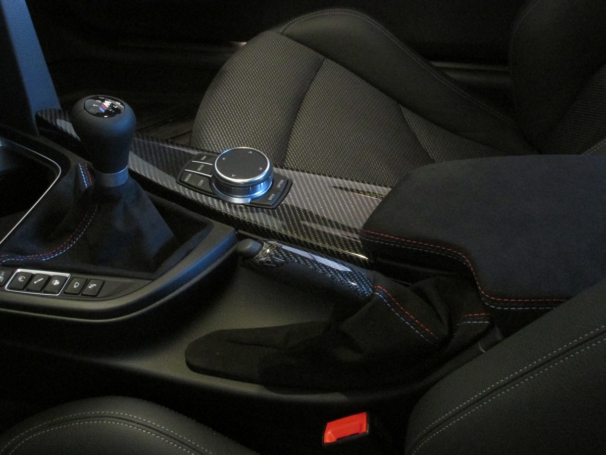 M performance shift knob installed and tip
