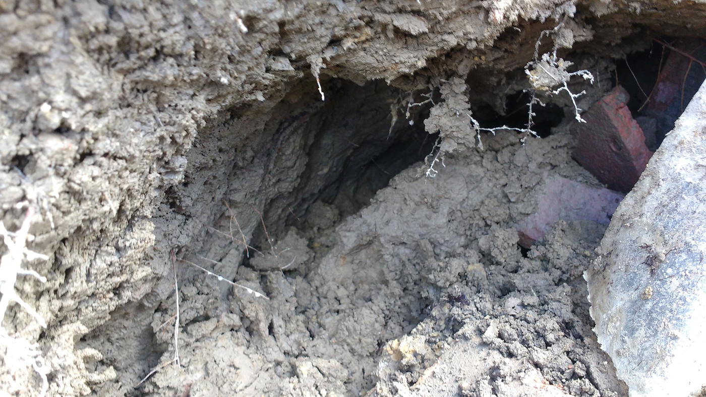 How Deep I Gotta Dig For You To Pipe Down WTF happened, blocked soakaway - Page 1 - Homes, Gardens and DIY