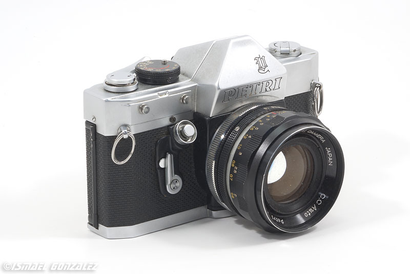 Mild custom 1965 Petri V6: It's a camera, not a car - PentaxForums.com