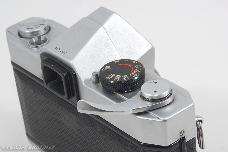 Mild custom 1965 Petri V6: It's a camera, not a car - PentaxForums.com