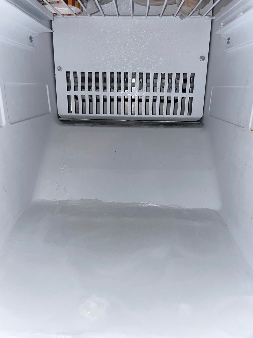 Kenmore freezer pooling water inside at the bottom r/appliancerepair