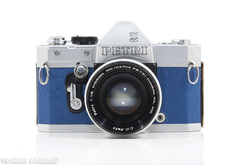 Mild custom 1965 Petri V6: It's a camera, not a car - PentaxForums.com