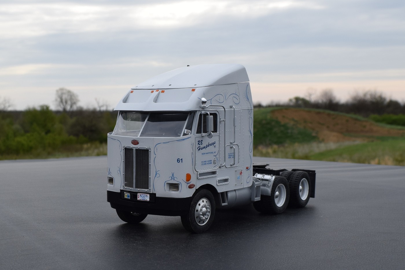 Peterbilt 372 - Model Trucks: Big Rigs and Heavy Equipment - Model Cars ...