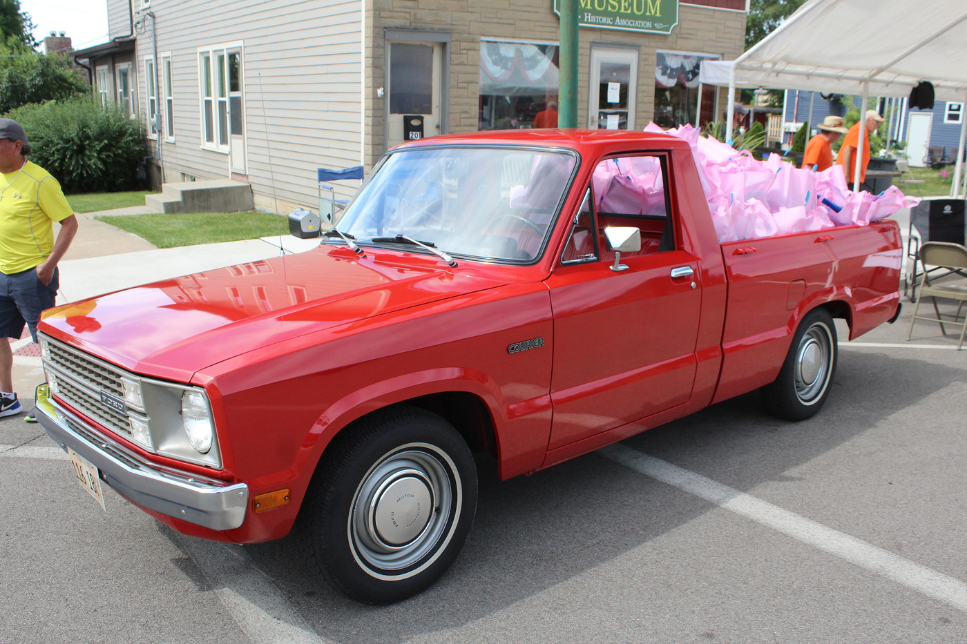 This evening I offer you a Sunday doubledip of fresh car show photos