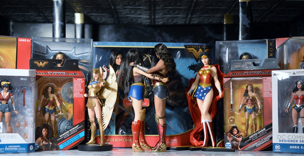 Custom - Wonder Woman, Donna Troy and friends New photos on 4/9/2018 2v2u7cS9WxAChVk